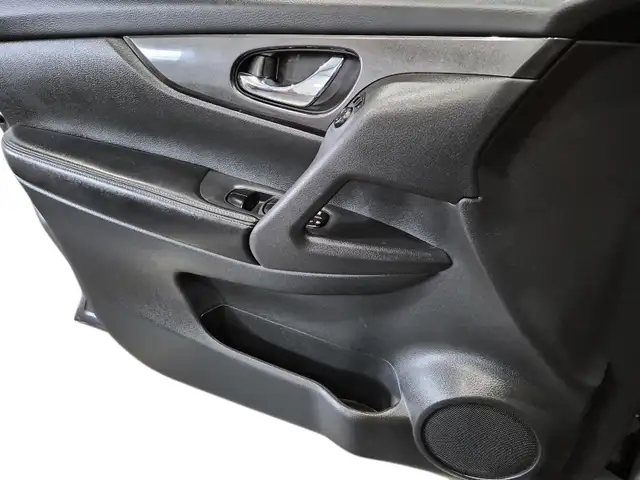 2018 Nissan Rogue S S | Heated Seats | - Photo 14