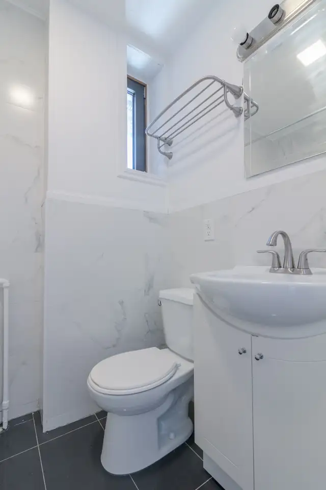 Steps from Vendôme metro, heat & hot water included - ID 2647 - Photo 8