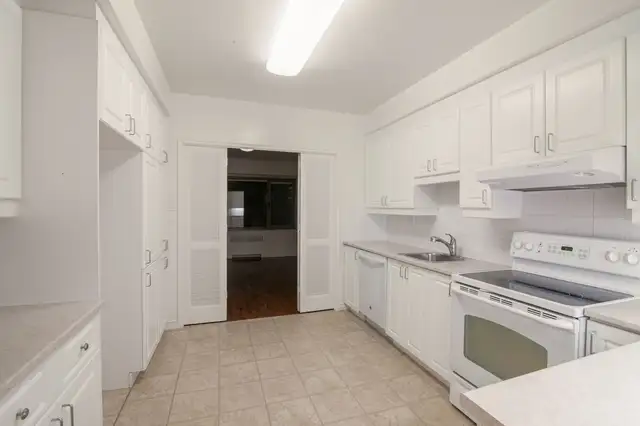 three bedrooms two bathrooms - ID 2241