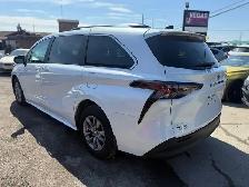 2025 Toyota Sienna Hybrid XLE 8 Passengers - Photo 4