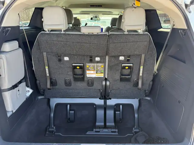 2025 Toyota Sienna Hybrid XLE 8 Passengers - Photo 7