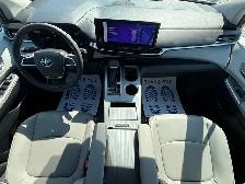 2025 Toyota Sienna Hybrid XLE 8 Passengers - Photo 12