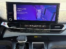 2025 Toyota Sienna Hybrid XLE 8 Passengers - Photo 17