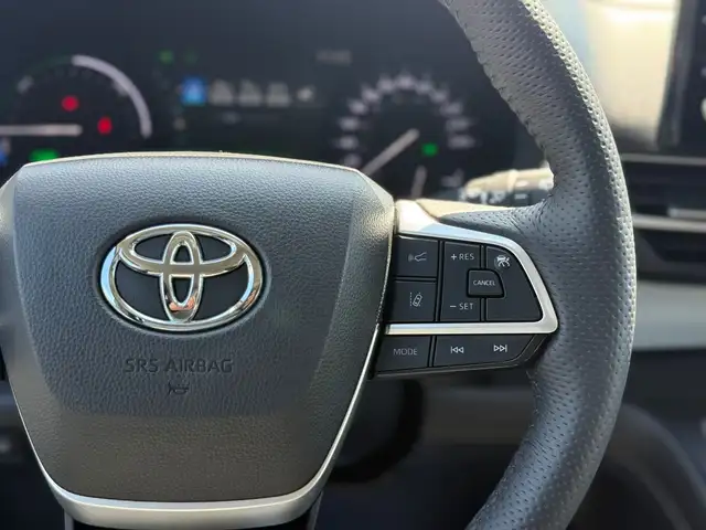 2025 Toyota Sienna Hybrid XLE 8 Passengers - Photo 20