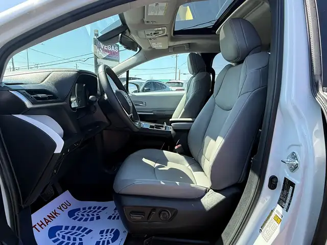 2025 Toyota Sienna Hybrid XLE 8 Passengers - Photo 23