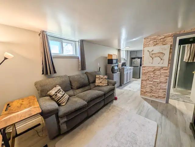 58 Chetwood St, St. Catharines - All Inclusive 1 Bedroom Unit