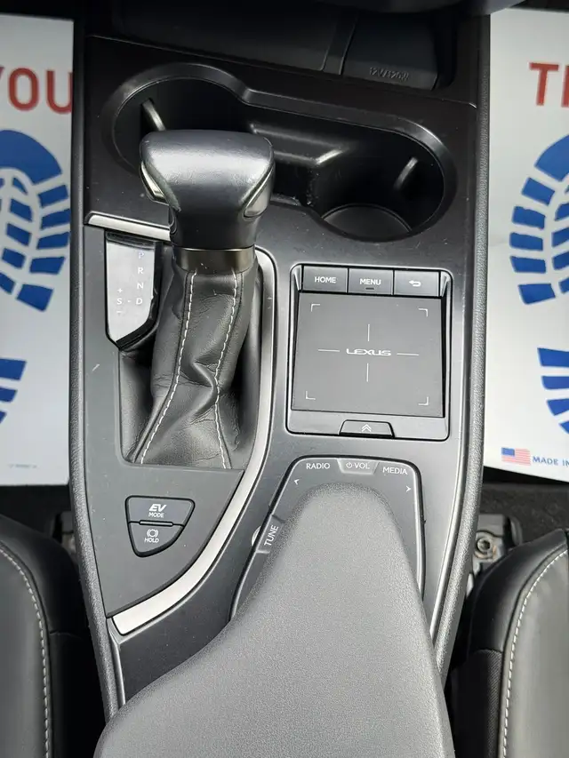 2021 Lexus UX250 Hybrid - Photo 14