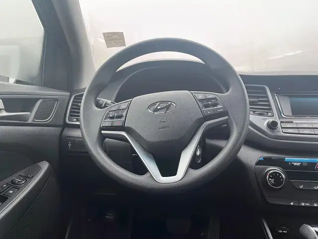 2018 Hyundai Tucson 2.0L Base 2.0 L | Heated Seats | Rearview... - Photo 9
