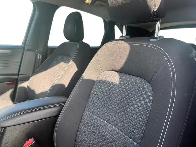 2023 Ford Escape Active Active | Tech Pkg | SAVE $16,596 VS NEW! - Photo 8