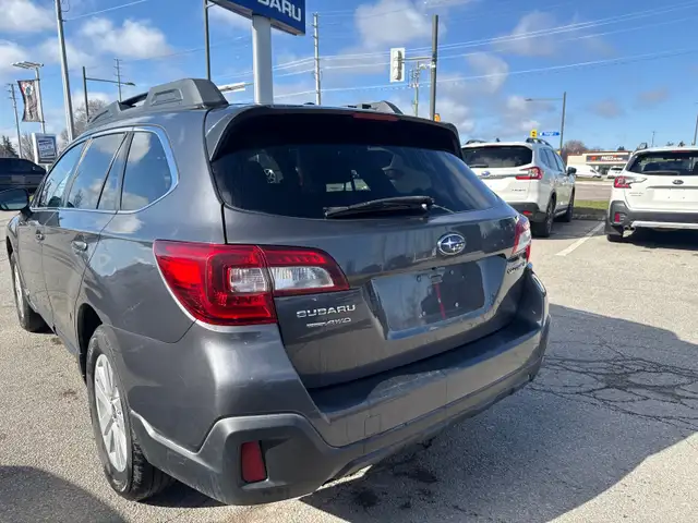 2019 Subaru Outback 2.5i Touring AWD, Sunroof, Power Tailgate - Photo 7