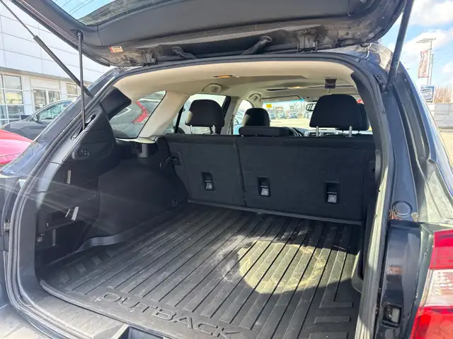 2019 Subaru Outback 2.5i Touring AWD, Sunroof, Power Tailgate - Photo 8