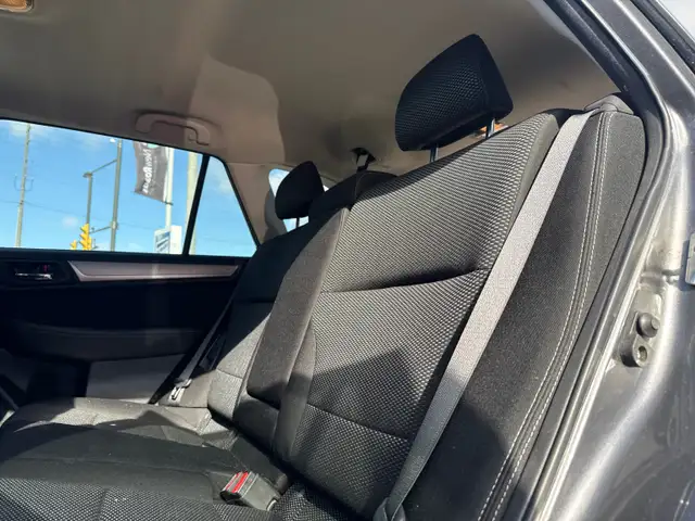 2019 Subaru Outback 2.5i Touring AWD, Sunroof, Power Tailgate - Photo 9