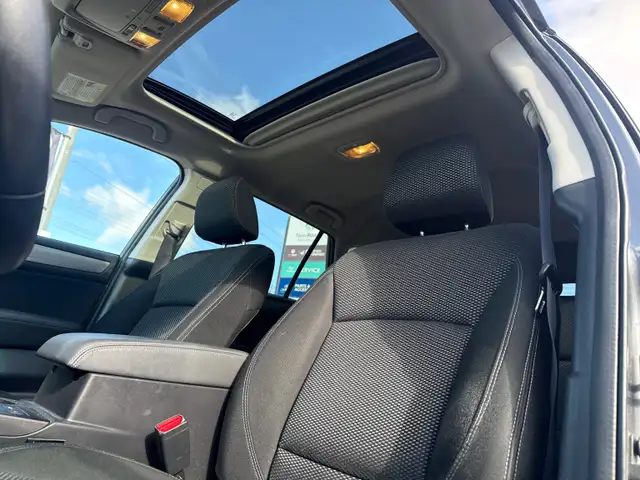 2019 Subaru Outback 2.5i Touring AWD, Sunroof, Power Tailgate - Photo 11