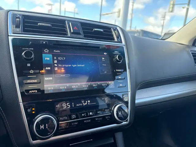 2019 Subaru Outback 2.5i Touring AWD, Sunroof, Power Tailgate - Photo 12