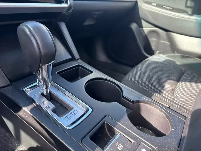 2019 Subaru Outback 2.5i Touring AWD, Sunroof, Power Tailgate - Photo 14