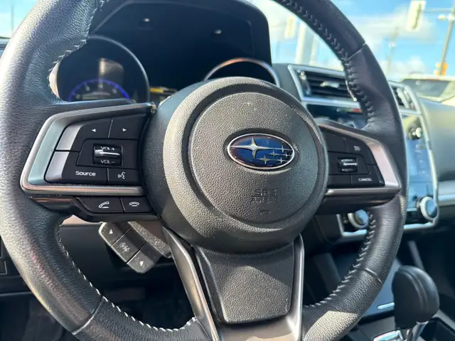 2019 Subaru Outback 2.5i Touring AWD, Sunroof, Power Tailgate - Photo 16