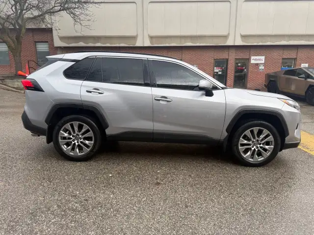 2022 Toyota RAV4 Limited AWD, NAV, LEATHER, SUNROOF - Photo 6