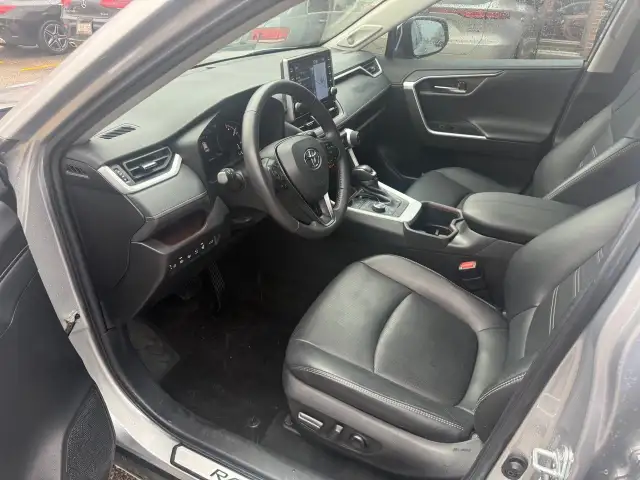 2022 Toyota RAV4 Limited AWD, NAV, LEATHER, SUNROOF - Photo 9