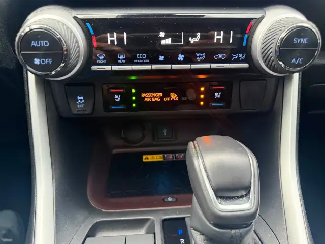 2022 Toyota RAV4 Limited AWD, NAV, LEATHER, SUNROOF - Photo 15