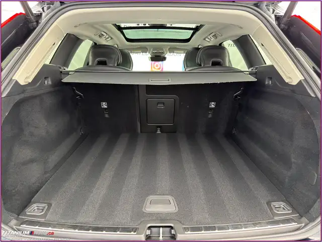 2022 Volvo XC60 B6 AWD-Pano Roof-Driver Assist Safety PKG-GPS-XM - Photo 36