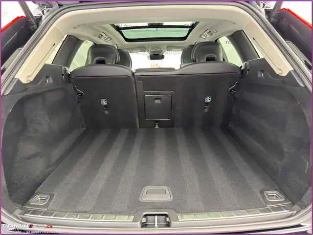 2022 Volvo XC60 B6 AWD-Pano Roof-Driver Assist Safety PKG-GPS-XM - Photo 37