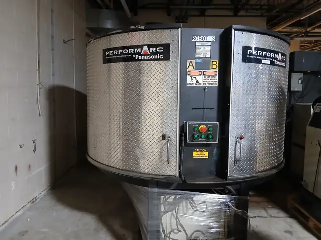 PANASONIC PERFORM ARC 2 Table  manual sliding door Welding Cell