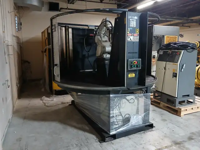 PANASONIC PERFORM ARC 2 Table  manual sliding door Welding Cell - Photo 5