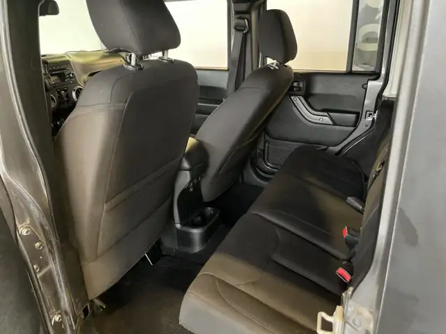 2017 Jeep Wrangler Unlimited Sport - Photo 11