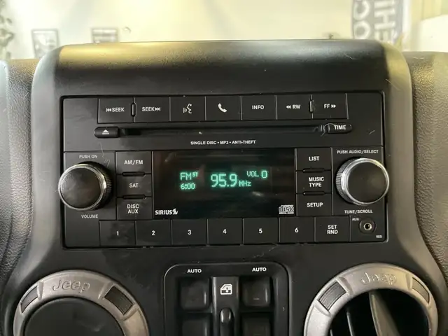 2017 Jeep Wrangler Unlimited Sport - Photo 18