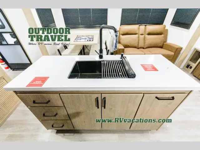 2026 Grand Design Imagine 2970RL - Photo 25