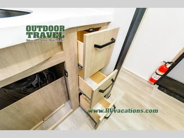 2026 Grand Design Imagine 2970RL - Photo 38