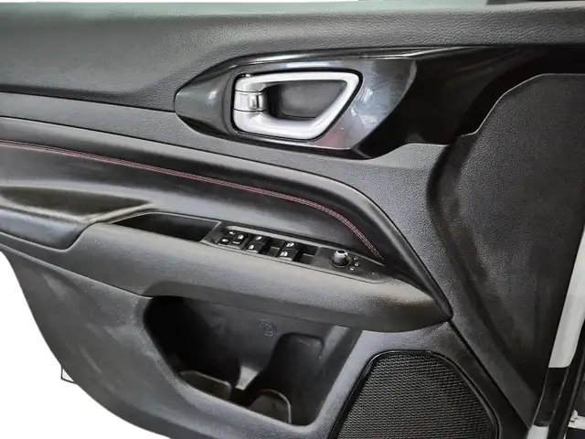 2023 Jeep Compass Trailhawk Trailhawk | Heated Seats | SAVE $... - Photo 17