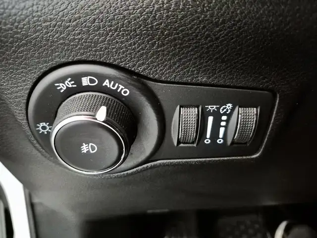 2023 Jeep Compass Trailhawk Trailhawk | Heated Seats | SAVE $... - Photo 34