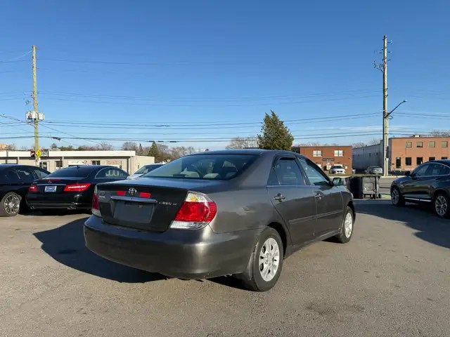 2005 Toyota Camry 4dr Sdn LE Auto - Photo 7