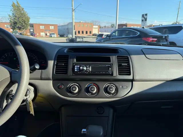 2005 Toyota Camry 4dr Sdn LE Auto - Photo 18