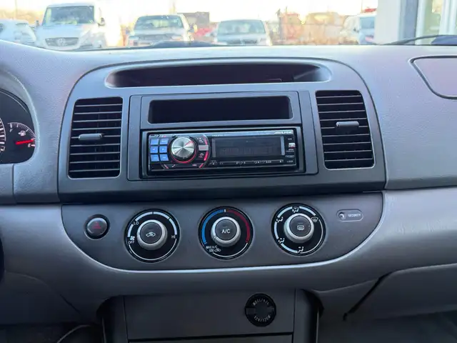 2005 Toyota Camry 4dr Sdn LE Auto - Photo 21