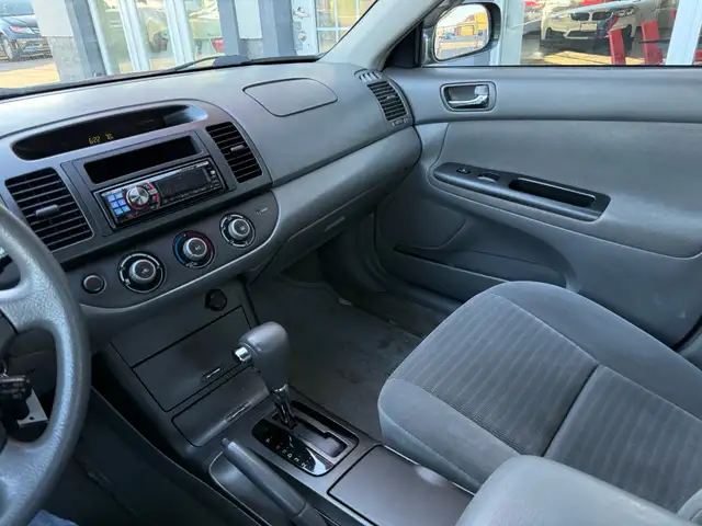 2005 Toyota Camry 4dr Sdn LE Auto - Photo 24