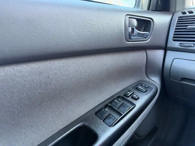 2005 Toyota Camry 4dr Sdn LE Auto - Photo 25