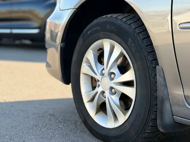 2005 Toyota Camry 4dr Sdn LE Auto - Photo 26