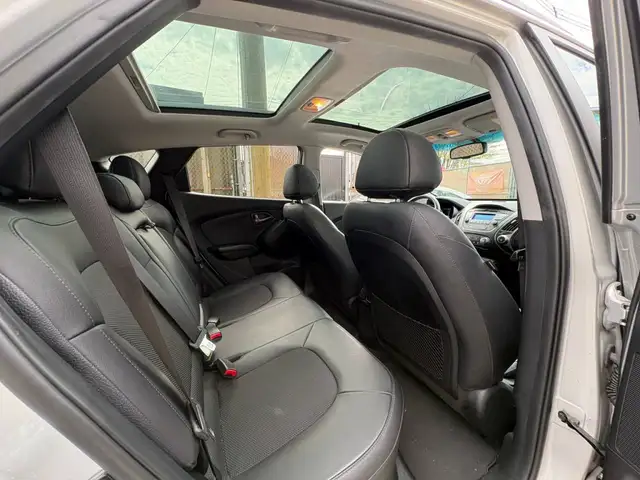 2015 Hyundai Tucson GLS 4dr All-Wheel Drive Automatic - Photo 11