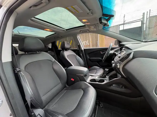 2015 Hyundai Tucson GLS 4dr All-Wheel Drive Automatic - Photo 12