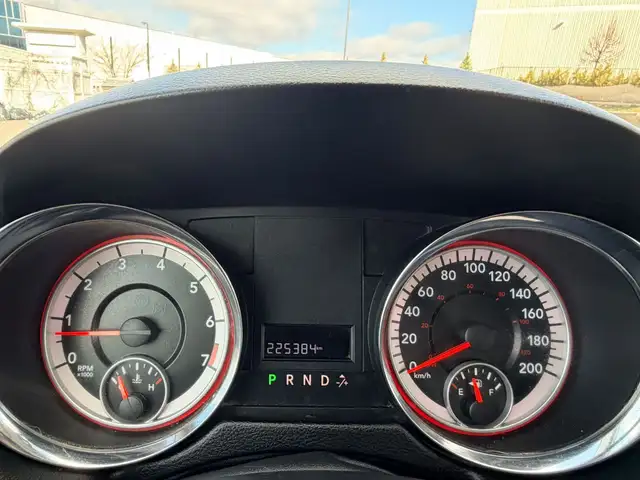 2011 Dodge Grand Caravan Express Front-wheel Drive Passenger Van - Photo 4