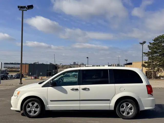 2011 Dodge Grand Caravan Express Front-wheel Drive Passenger Van - Photo 18