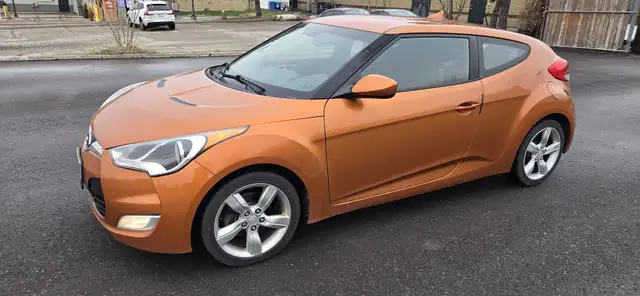 2013 Hyundai Veloster Base 3dr Hatchback Automatic