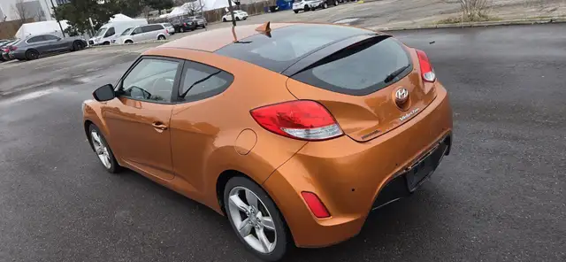 2013 Hyundai Veloster Base 3dr Hatchback Automatic - Photo 9