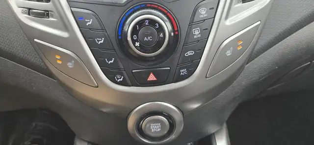 2013 Hyundai Veloster Base 3dr Hatchback Automatic - Photo 13