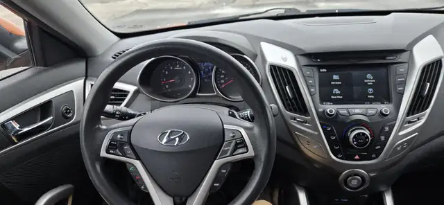 2013 Hyundai Veloster Base 3dr Hatchback Automatic - Photo 14