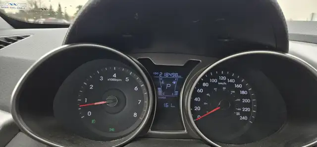 2013 Hyundai Veloster Base 3dr Hatchback Automatic - Photo 17