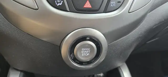 2013 Hyundai Veloster Base 3dr Hatchback Automatic - Photo 18