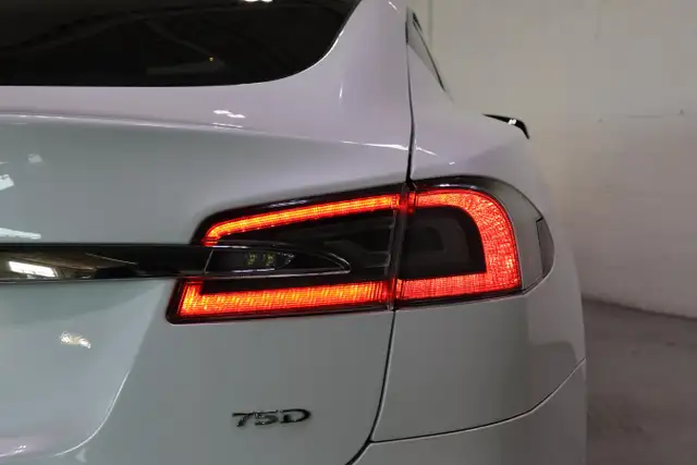 2016 Tesla Model S 75D | FULL SELF DRIVING 3 | CLEAN CARFAX - Photo 11